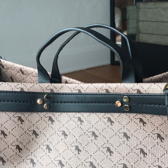 NWOT Topshop Lion Safari Tote w/ Charm Chain - Picture 8 of 8